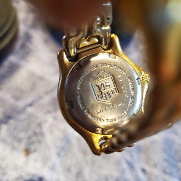 Tag Heuer Women's Vintage Gold Toned Stainless Steel Quartz Wristwatch - Picture 3 of 7